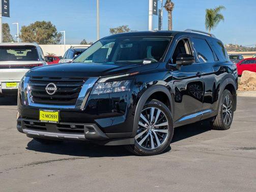 2025 Nissan Pathfinder Platinum 4WD