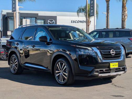 2025 Nissan Pathfinder Platinum 4WD