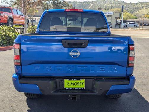 2025 Nissan Frontier SV