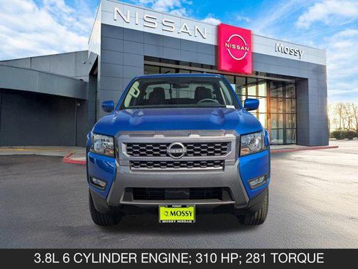 2025 Nissan Frontier SV