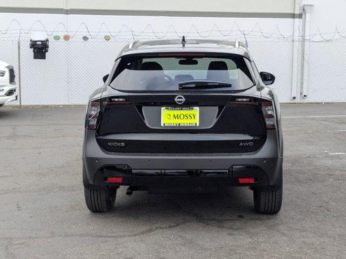 2025 Nissan Kicks SV