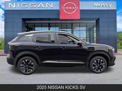 2025 Nissan Kicks SV
