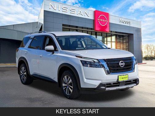 2025 Nissan Pathfinder SL 4WD