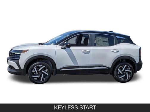 Aspen White Tricoat/Super Black 2026 Nissan Kicks SV