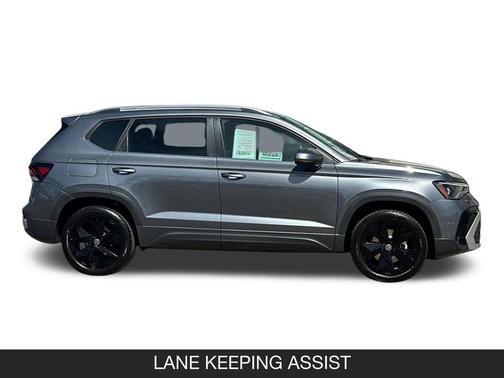 Platinum Gray Metallic 2025 Volkswagen Taos 1.5T SE