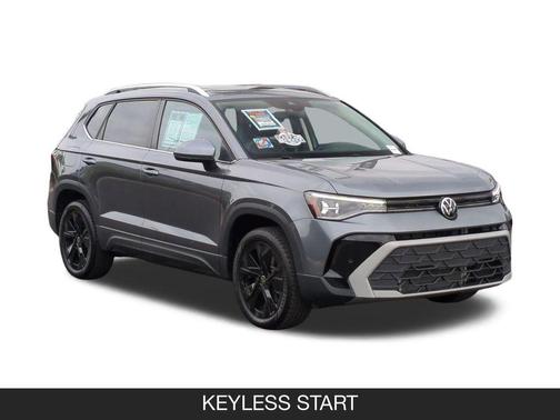 Platinum Gray Metallic 2025 Volkswagen Taos 1.5T SE