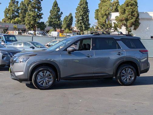 2025 Nissan Pathfinder SV FWD