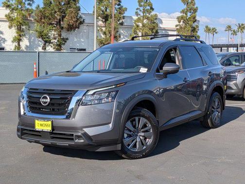 2025 Nissan Pathfinder SV FWD