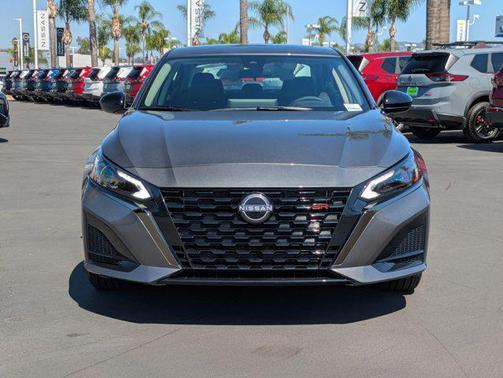 2025 Nissan Altima SR FWD