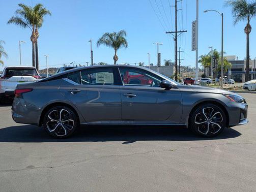 2025 Nissan Altima SR FWD
