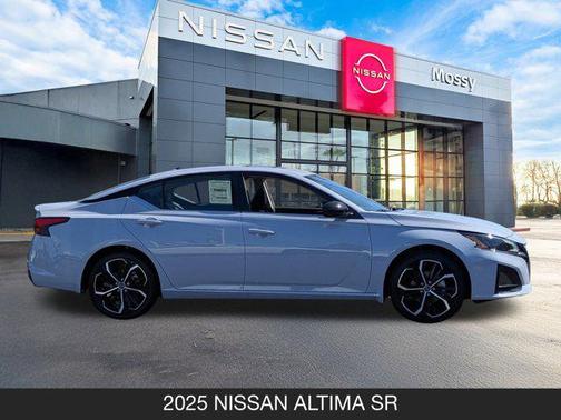 2025 Nissan Altima SR FWD