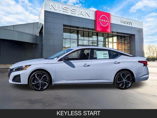 2025 Nissan Altima SR FWD