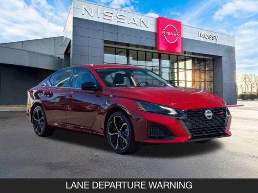 2025 Nissan Altima SR FWD