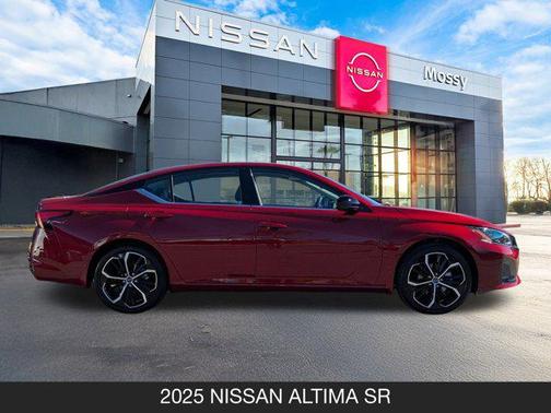 2025 Nissan Altima SR FWD