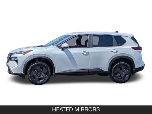Everest White Pearl Tricoat 2026 Nissan Rogue SV