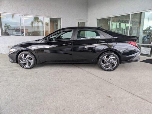 2025 Hyundai ELANTRA Sport