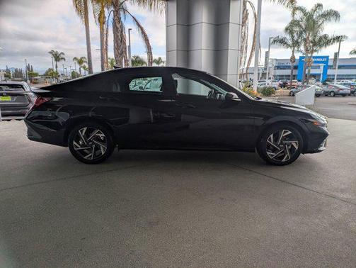2025 Hyundai ELANTRA Sport