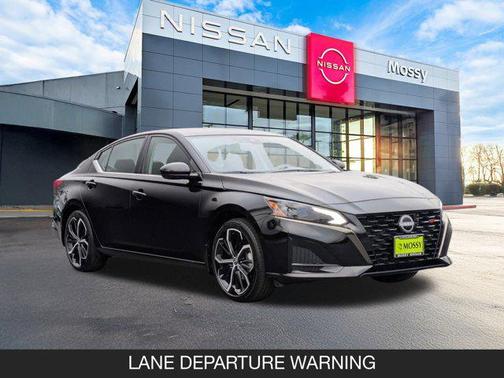 2025 Nissan Altima SR FWD