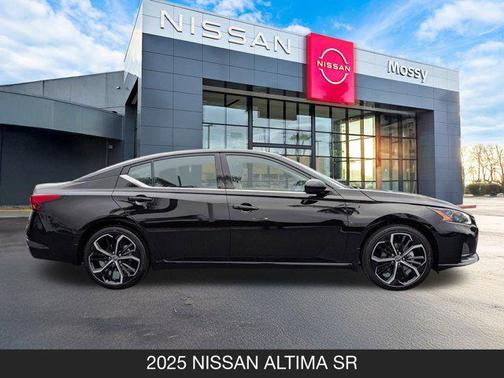 2025 Nissan Altima SR FWD