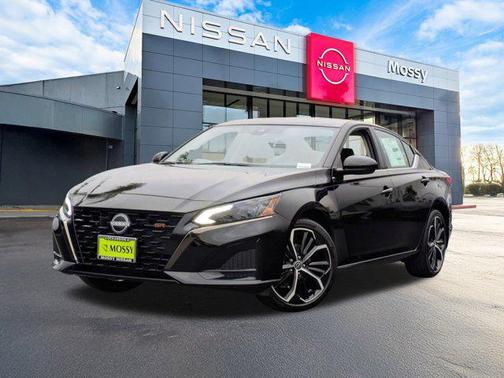 2025 Nissan Altima SR FWD