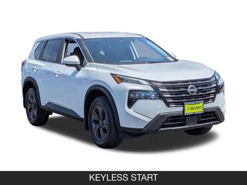 Everest White Pearl Tricoat 2026 Nissan Rogue SV