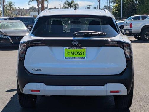 2026 Nissan Kicks SV