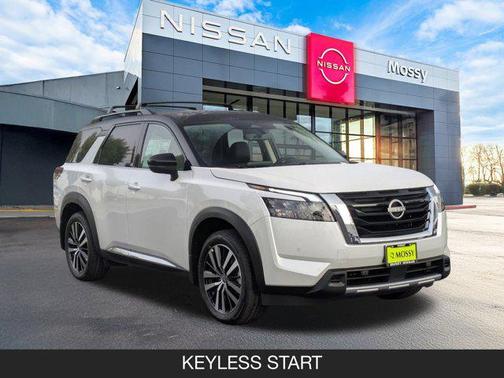 2025 Nissan Pathfinder Platinum FWD