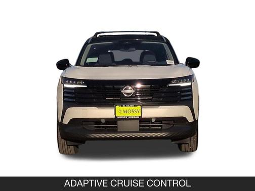 Aspen White Tricoat/Super Black 2026 Nissan Kicks SV