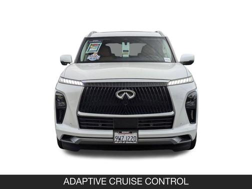 Radiant White 2026 INFINITI QX80 Luxe