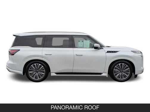 Radiant White 2026 INFINITI QX80 Luxe