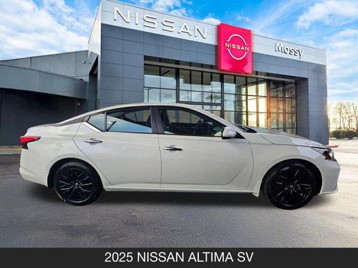 2025 Nissan Altima SV FWD