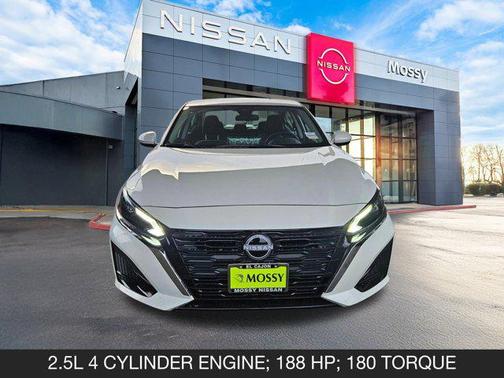 2025 Nissan Altima SV FWD