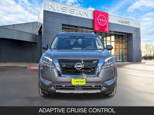 2025 Nissan Pathfinder Platinum FWD