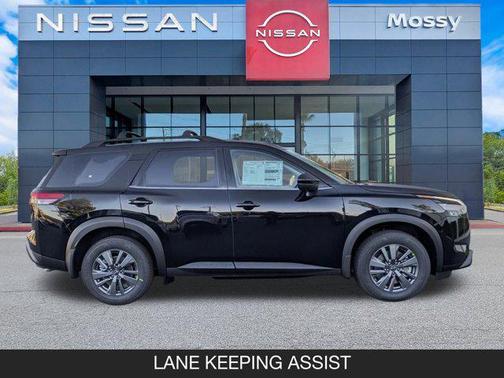 2025 Nissan Pathfinder SV FWD