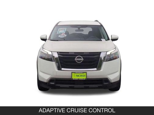 Glacier White 2024 Nissan Pathfinder SV FWD