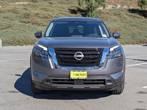 2025 Nissan Pathfinder SV FWD