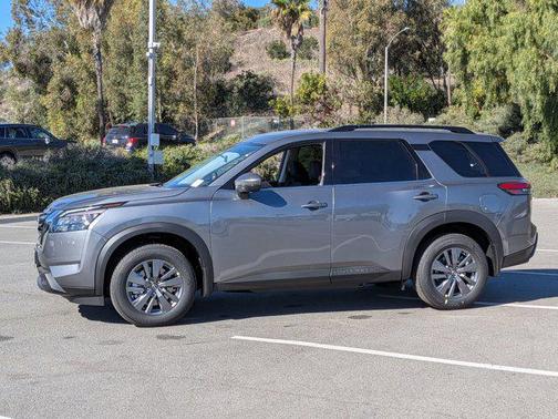 2025 Nissan Pathfinder SV FWD