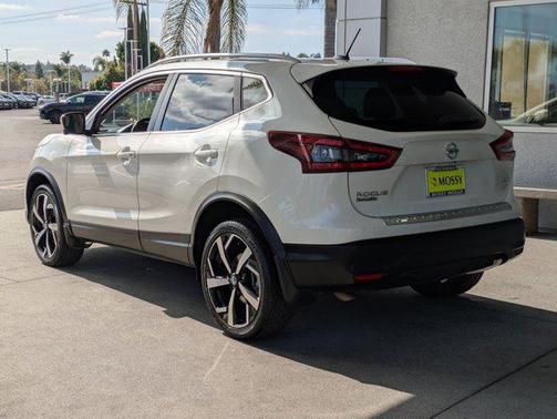 2022 Nissan Rogue Sport SL
