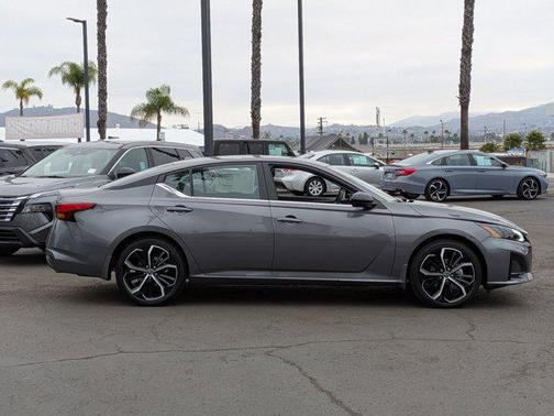2025 Nissan Altima SR FWD