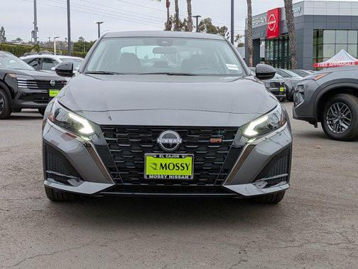 2025 Nissan Altima SR FWD