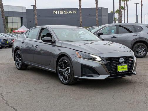 2025 Nissan Altima SR FWD