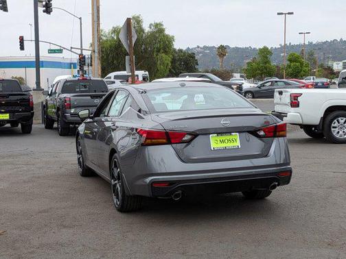 2025 Nissan Altima SR FWD