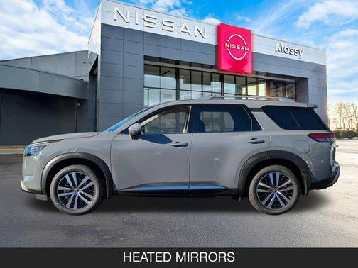 2025 Nissan Pathfinder Platinum FWD