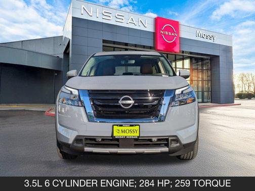 2025 Nissan Pathfinder Platinum FWD