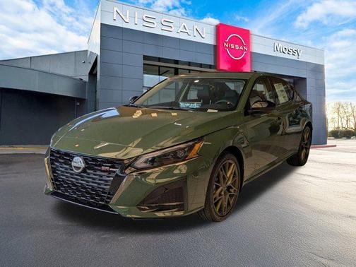 2025 Nissan Altima SR FWD