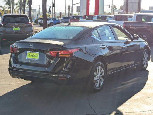 2025 Nissan Altima S FWD