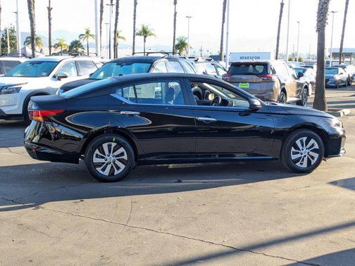 2025 Nissan Altima S FWD