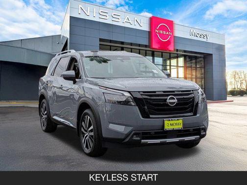 2025 Nissan Pathfinder Platinum FWD