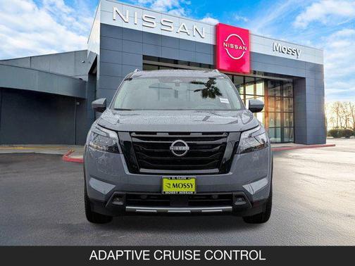 2025 Nissan Pathfinder Platinum FWD