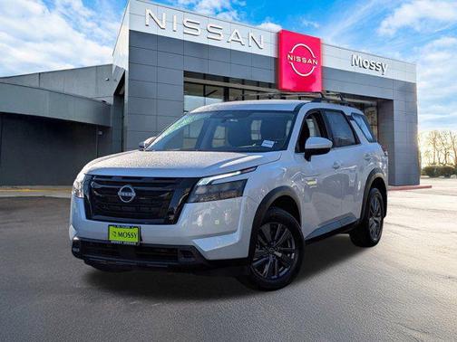 2025 Nissan Pathfinder SV FWD